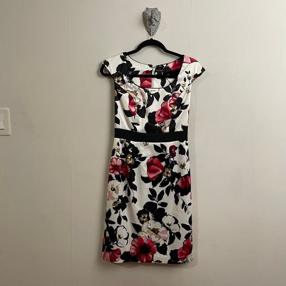 White House Black Market Dresses & Skirts - WHMB 4 bodycon dress floral Corpcore business casual workwear white black boho